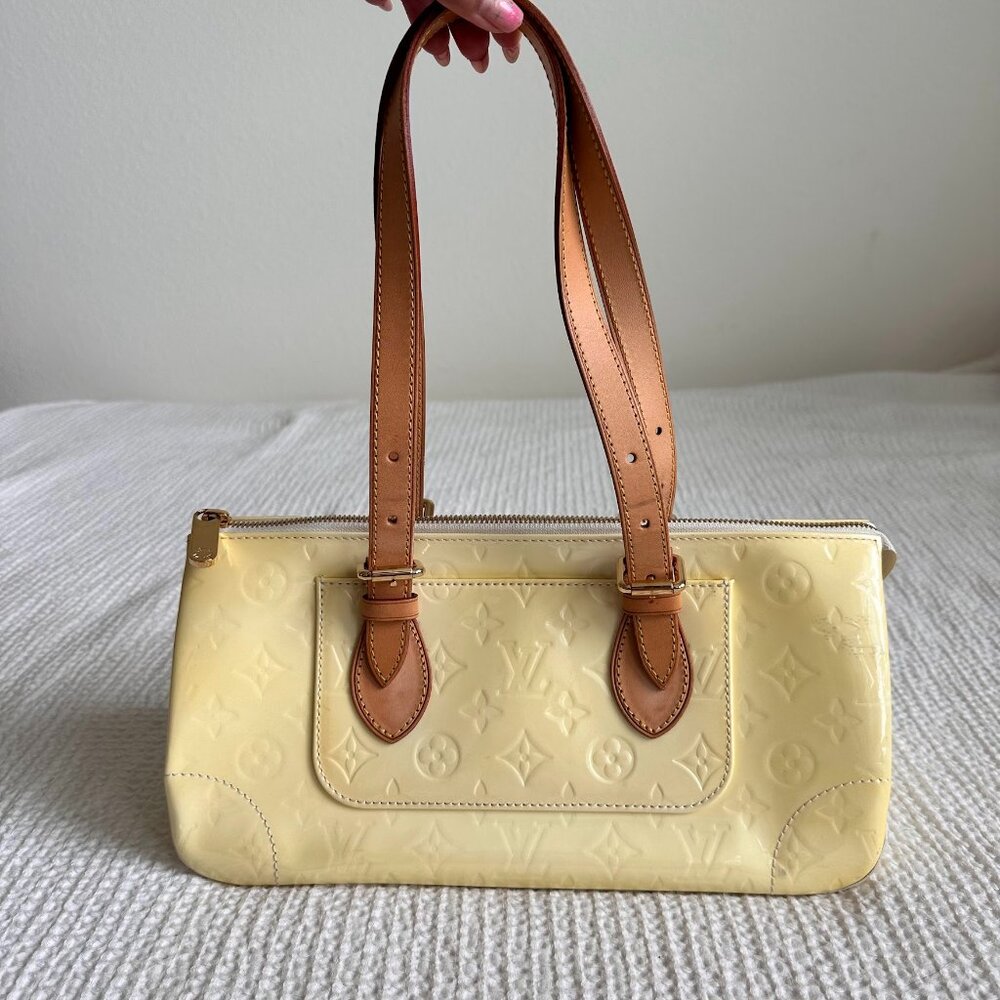 LOUIS VUITTON Vernis Rosewood Avenue Shoulder Bag Perle